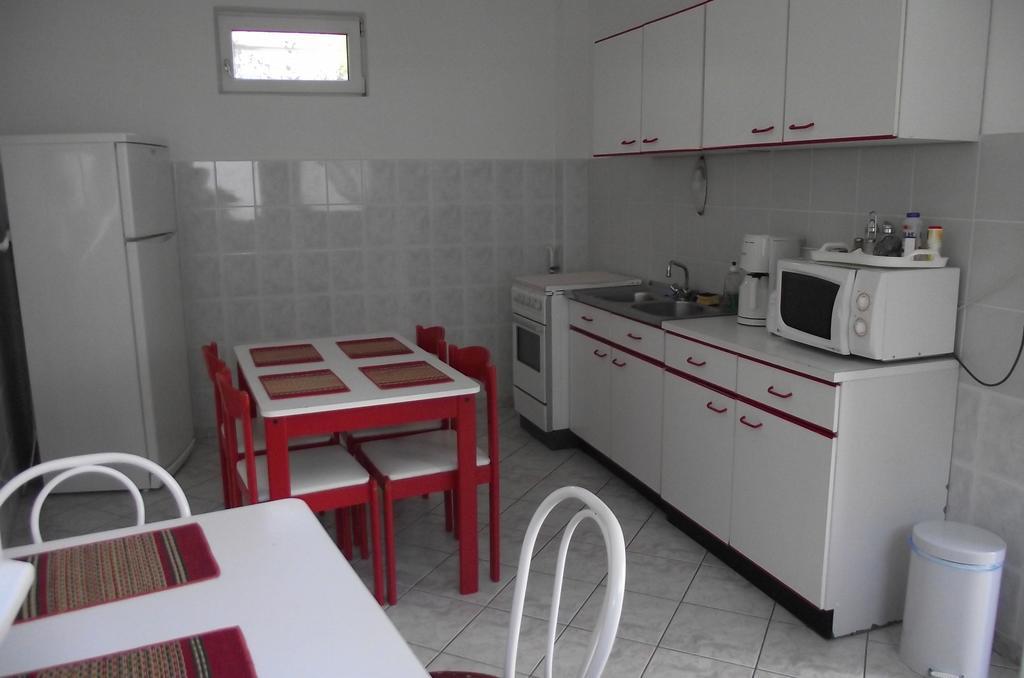 Radek Vendeghaz Es Apartman Halászi エクステリア 写真