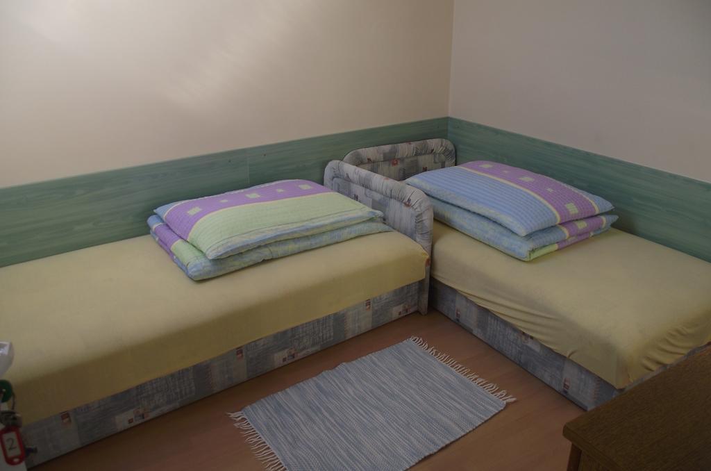 Radek Vendeghaz Es Apartman Halászi エクステリア 写真